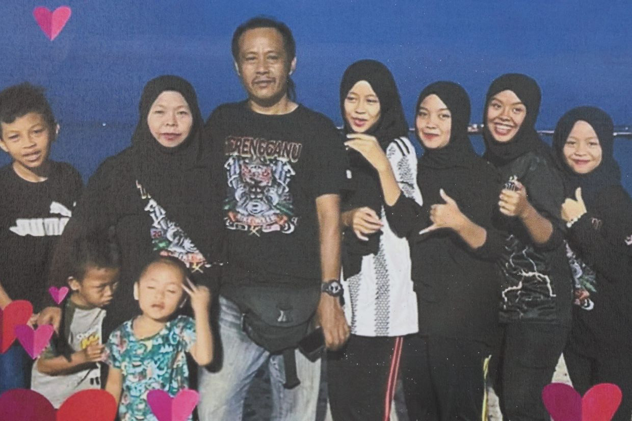 2 m'sians drown and 8 go missing in kemaman water surge while picnicking
