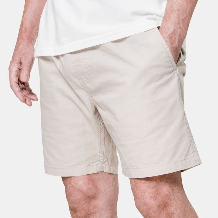 'Your Butts Are Showing!' — M'sian Rants About Men Wearing Shorts In Public, Says It Sets A Bad Example