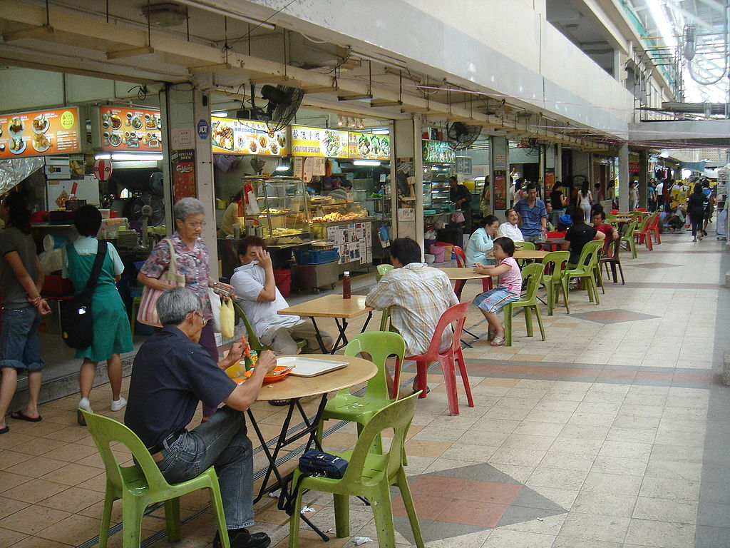 Sg woman claims she was stopped from drinking water from own bottle at kopitiam, boss says it's common practice | weirdkaya