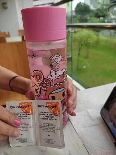 SG Woman Claims She Was Stopped From Drinking Water From Own Bottle At Kopitiam, Boss Says It's Common Practice