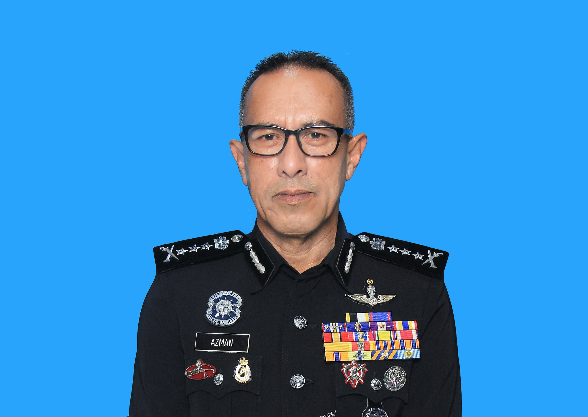Sarawak police commissioner datuk mohd azman ahmad sapri