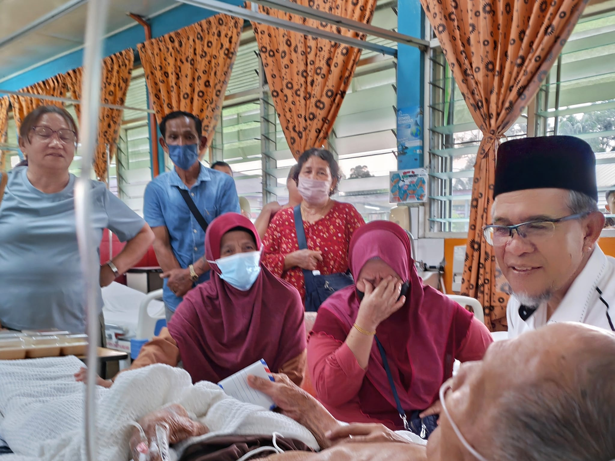 Oldest man in m'sia passes away at sarawak hospital at the age of 113