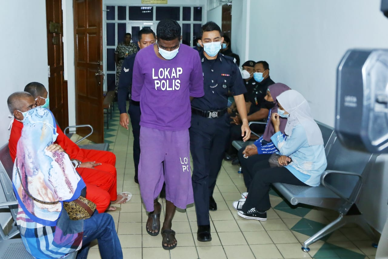 32yo m'sian who got out of prison 2 months ago charged with robbing & trying to rape 75yo woman