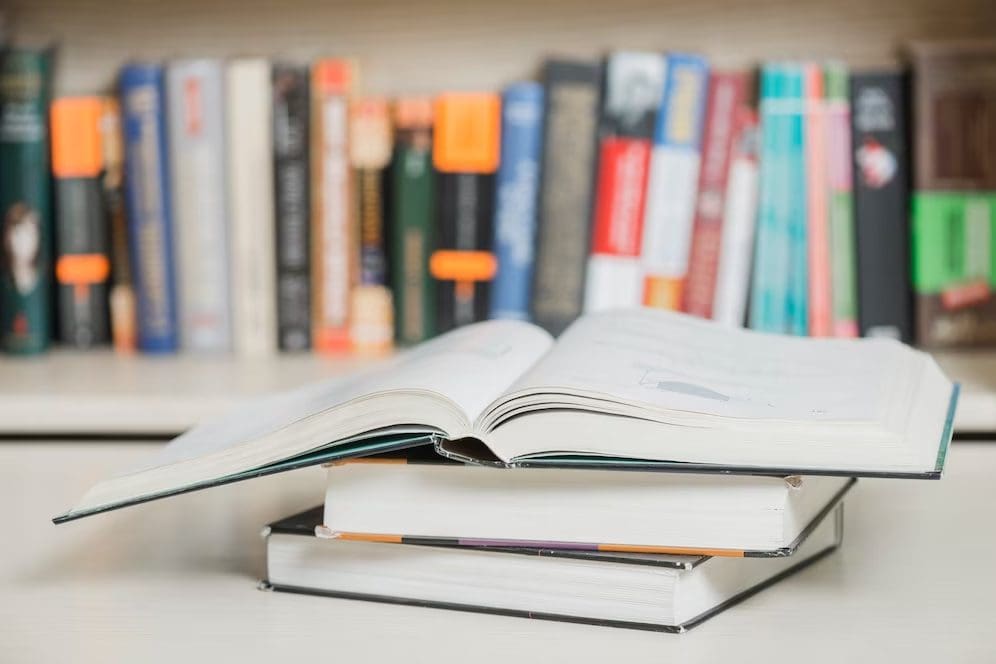 M'sian Teacher Loses RM206K To Fake Investment Scheme While Buying Textbooks Online
