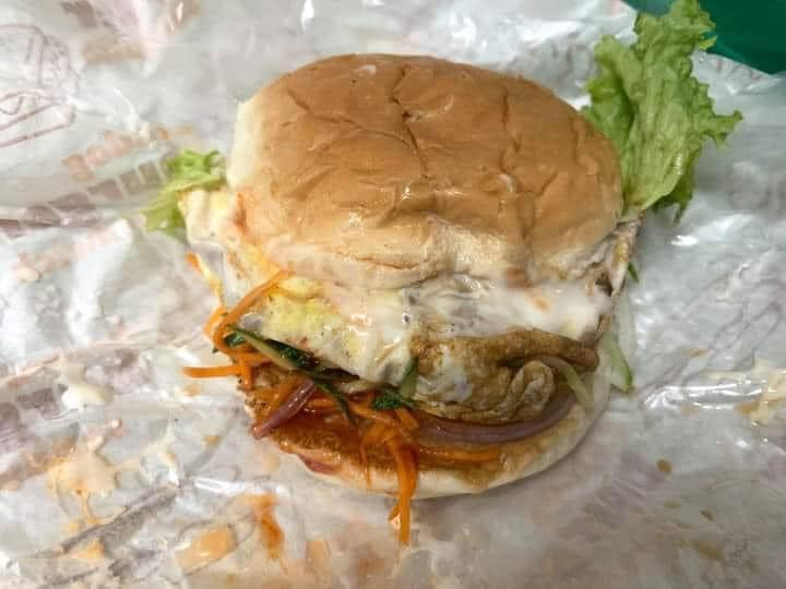 M'sian unhappy over rm0. 50 hike for pj roadside burger stall which was originally priced at rm2 | weirdkaya