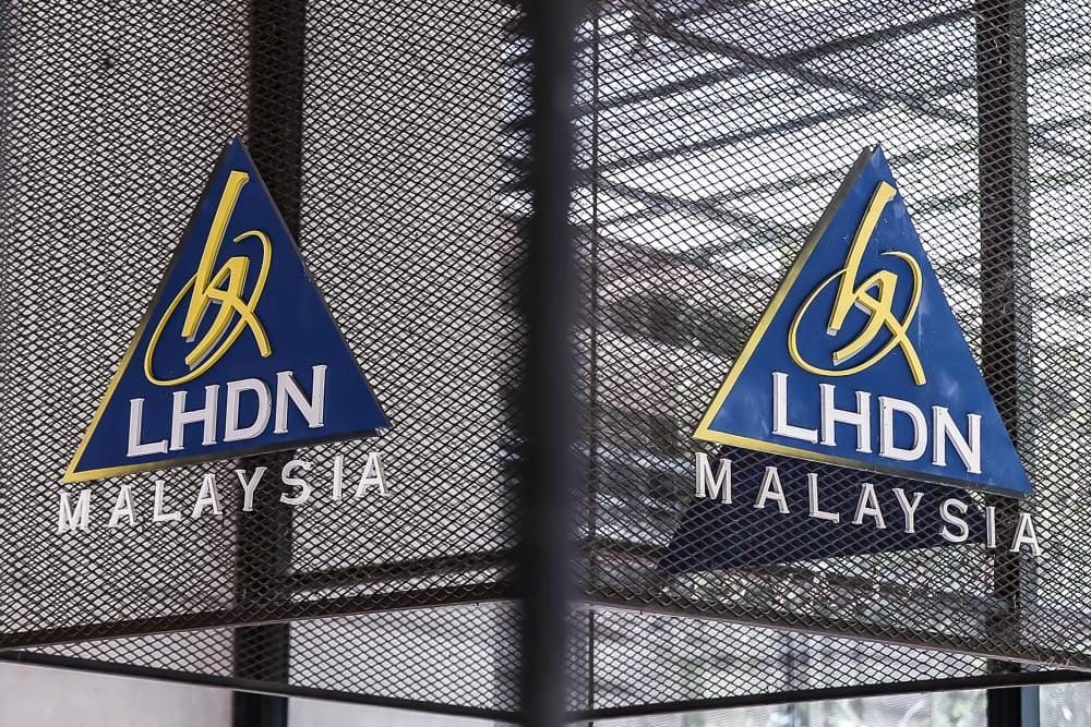 48yo M'sian Woman Cheated Of RM118K In Savings By Scammer Who Posed As LHDN Officer