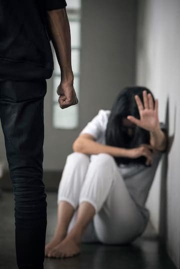 34yo M'sian Man Beats Wife Who Questioned Him For Coming Home Late