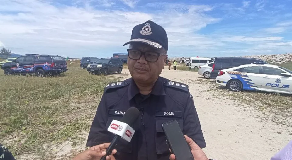 Kuala terengganu district police chief assistant commissioner abdul rahim md. Din