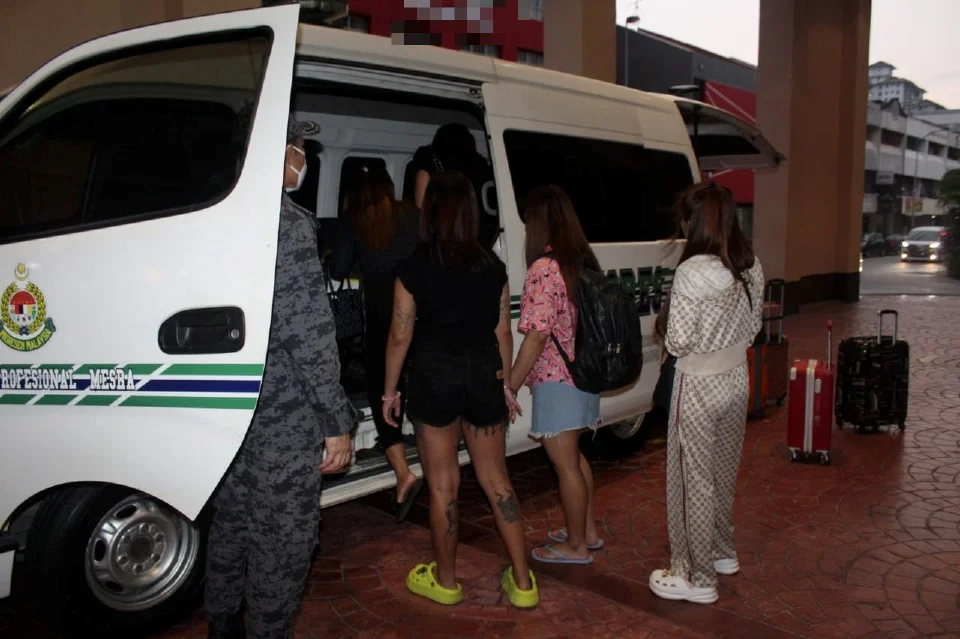 Foreign women detained by immigration officers in melaka