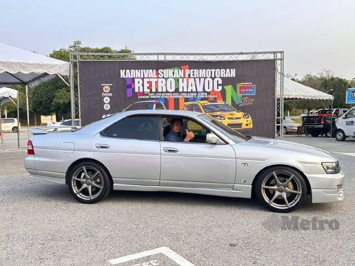 M'sian man offers to sell limited edition nissan laurel c35 to provide financial aid for palestinians in gaza