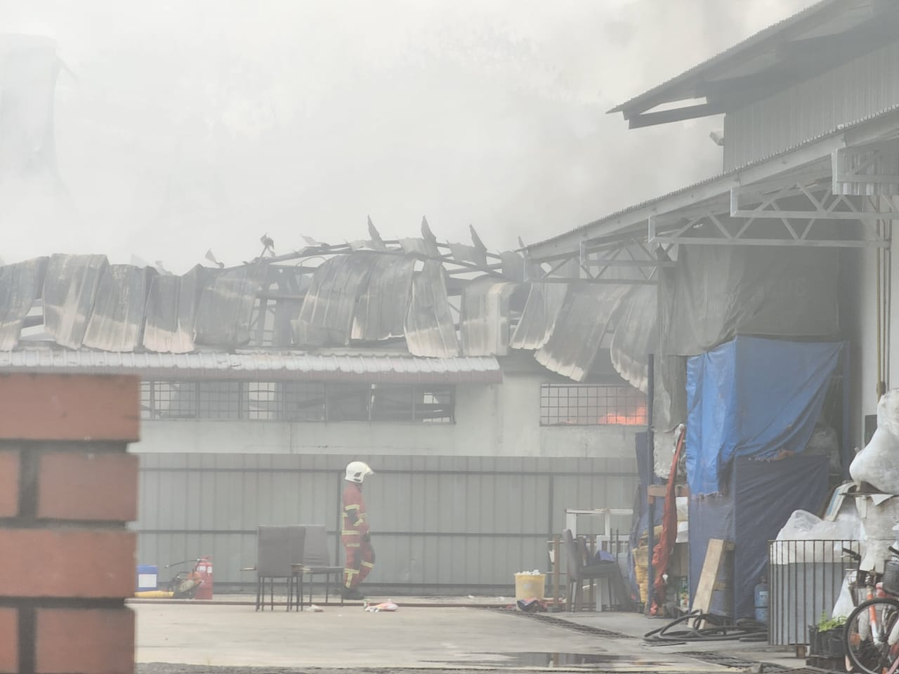 Aik cheong warehouse in melaka completely burnt