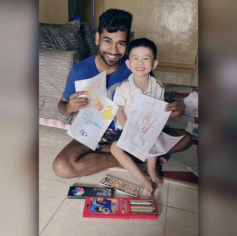 Kai kai, chinese boy who is fluent in speaking tamil with his neighbour