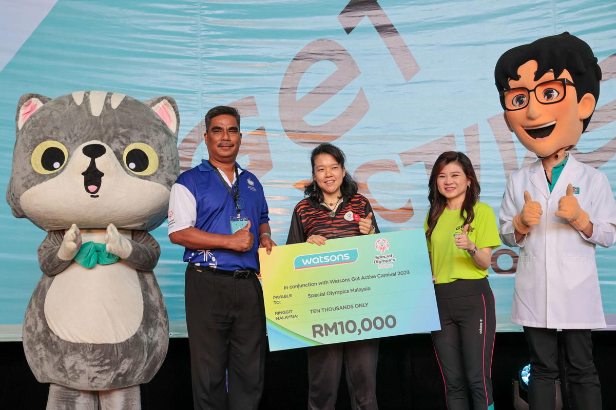 Watsons get active donates rm10000