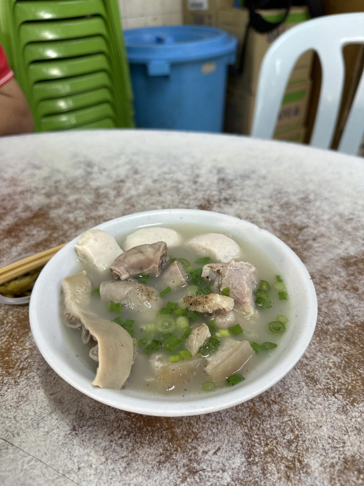 This humble 25yo m'sian serves traditional sam kan chong noodle in white pepper soup at section 17 | weirdkaya