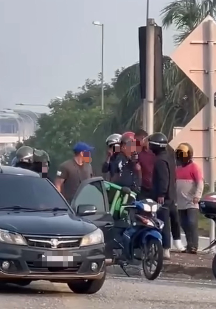 M’sian motorcyclist beaten, kicked by 3 men for sounding the horn 