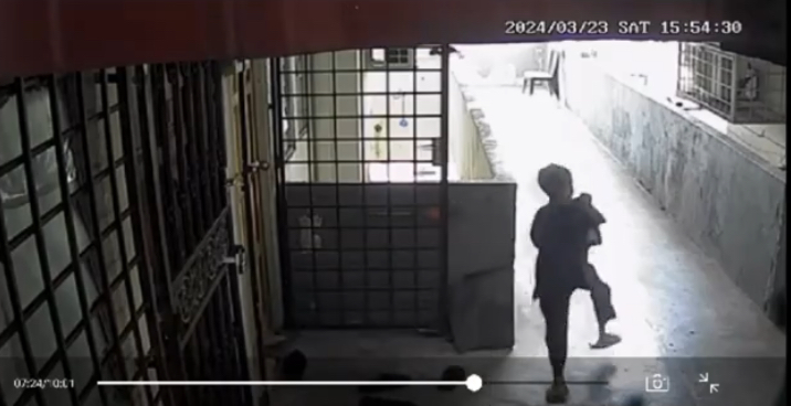 Kid steals parcel caught on cctv