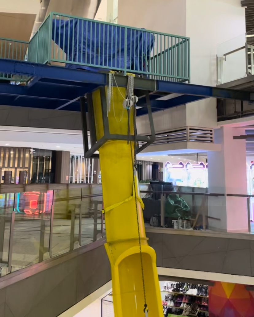 ‘straight to llaollao? ’ - unfinished slide inside jb mall leaves netizens in stitches