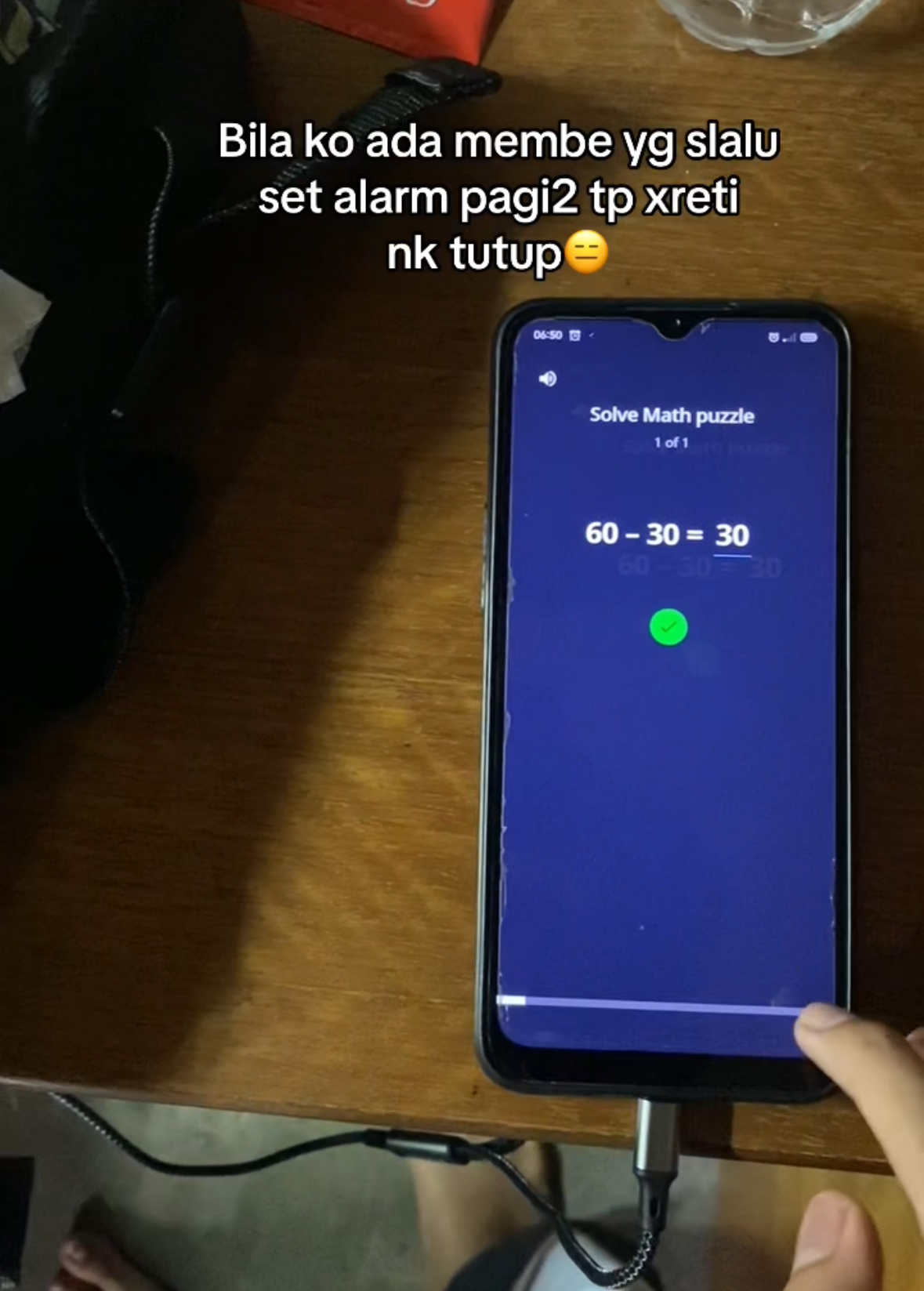 M'sian student sleeps through alarm as roommate takes math quiz at 6. 50am to turn it off