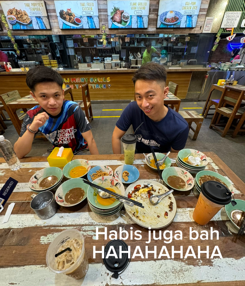 Tommy and friends at boat noodle with 28 bowls