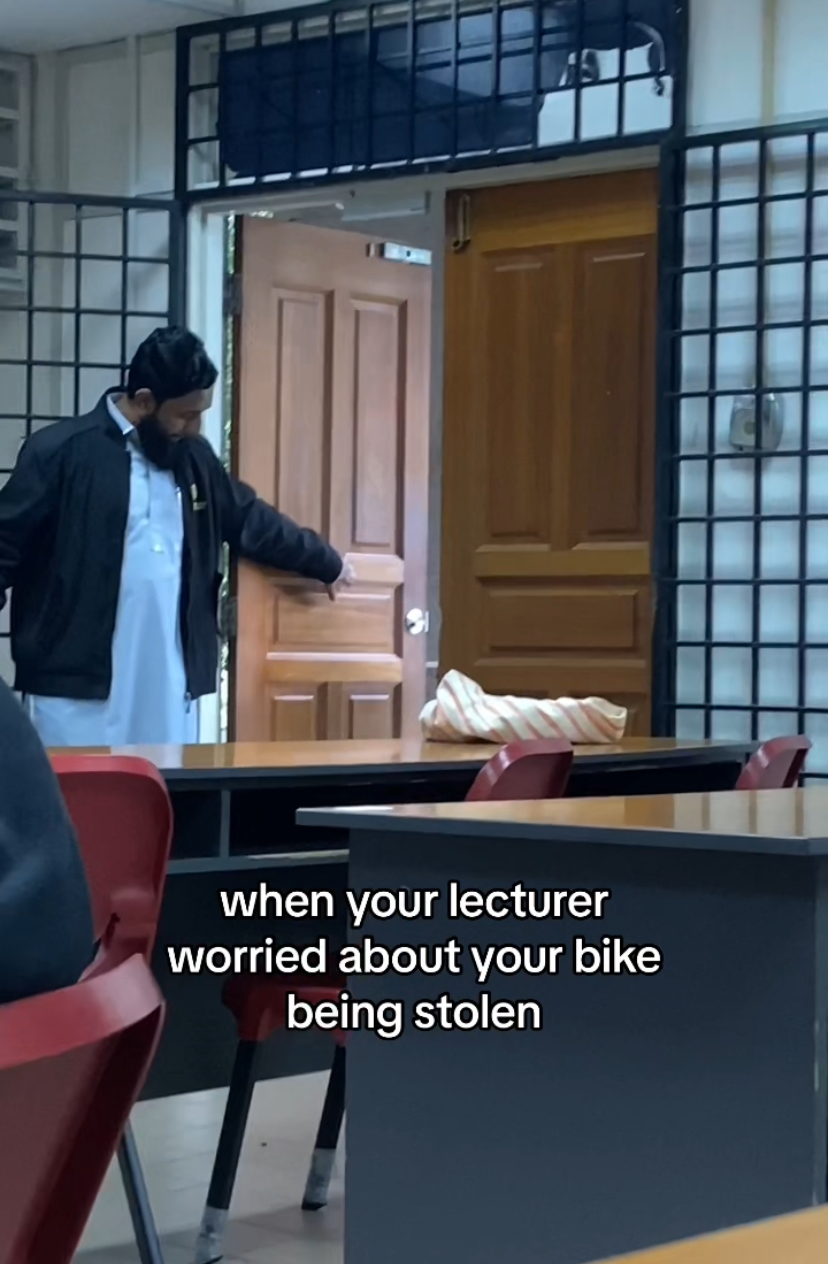 Dr. Aslam, lecturer at uia