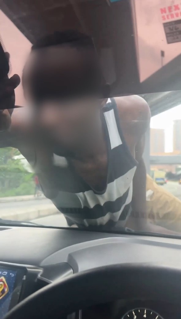 M'sian woman honks frantically at foreign man who climbed onto her car and accused her of hitting him