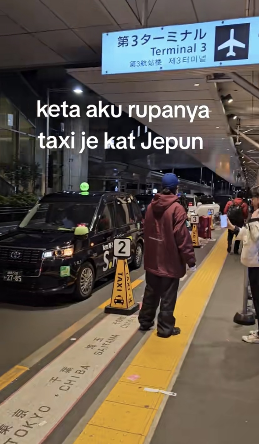 Toyato cars in line as taxis waiting to pick up passengers