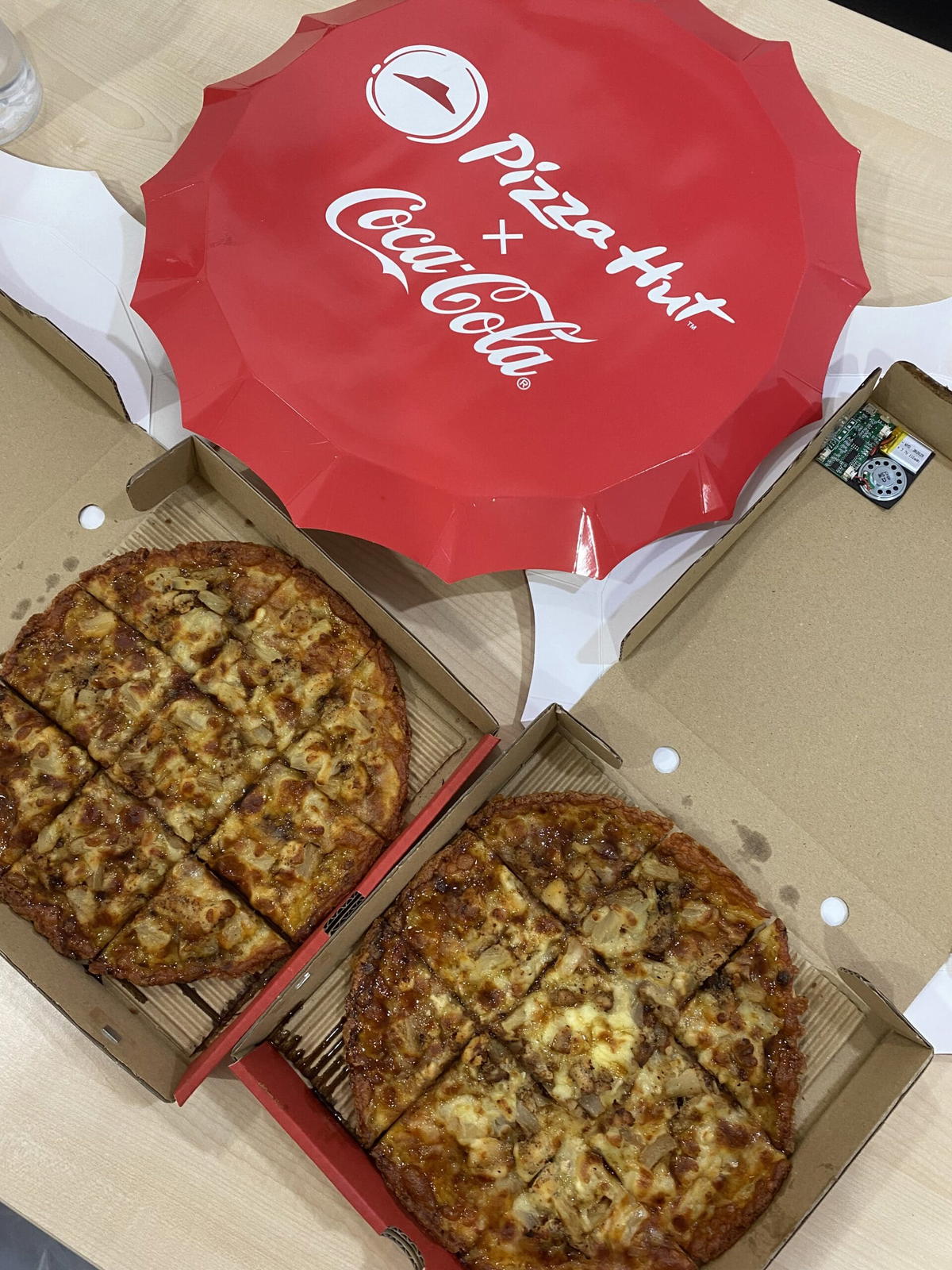 Cola Pizza Hut Leaves Us Zoned Out With Its Sweetness, Here's Our ...