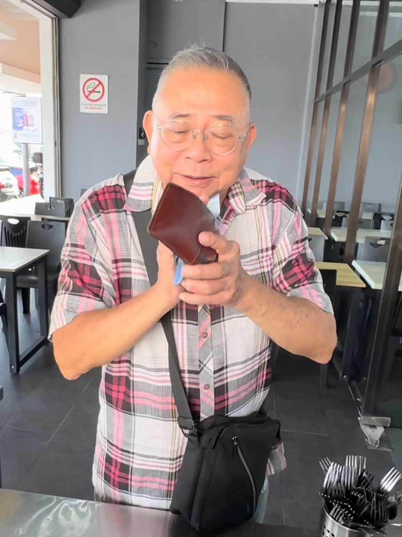 Malaysian man received 91% discount based on his battery percentage at local restaurant