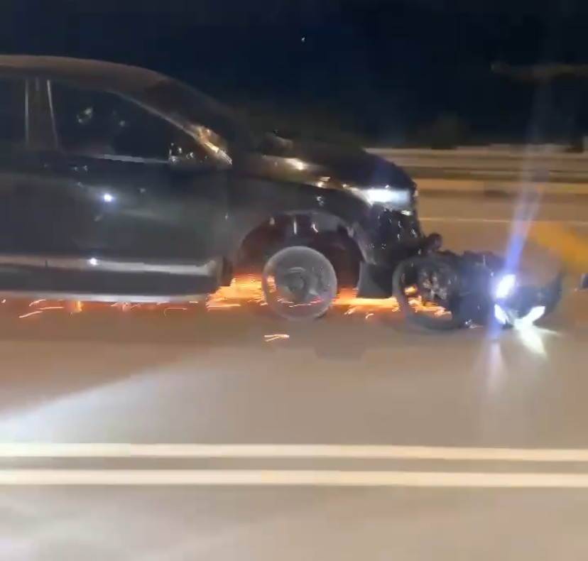 Honda crv drags motorcycle in rawang - august 2024