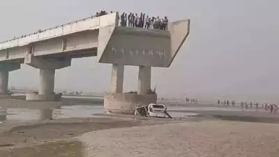 Incomplete bridge which caused 3 deaths in india