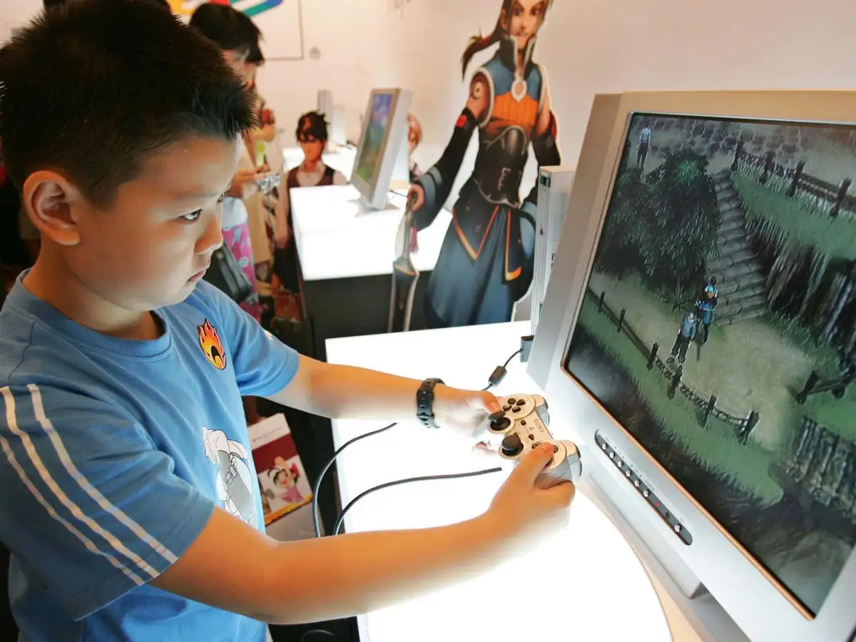 China limits online gaming to three hours a week for gamers aged below 18 | weirdkaya