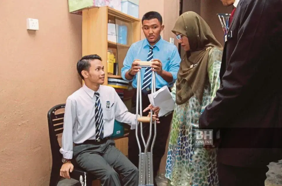 Injured SPM Student Uses TikTok & YouTube To Study After Accident Leaves Him Homebound