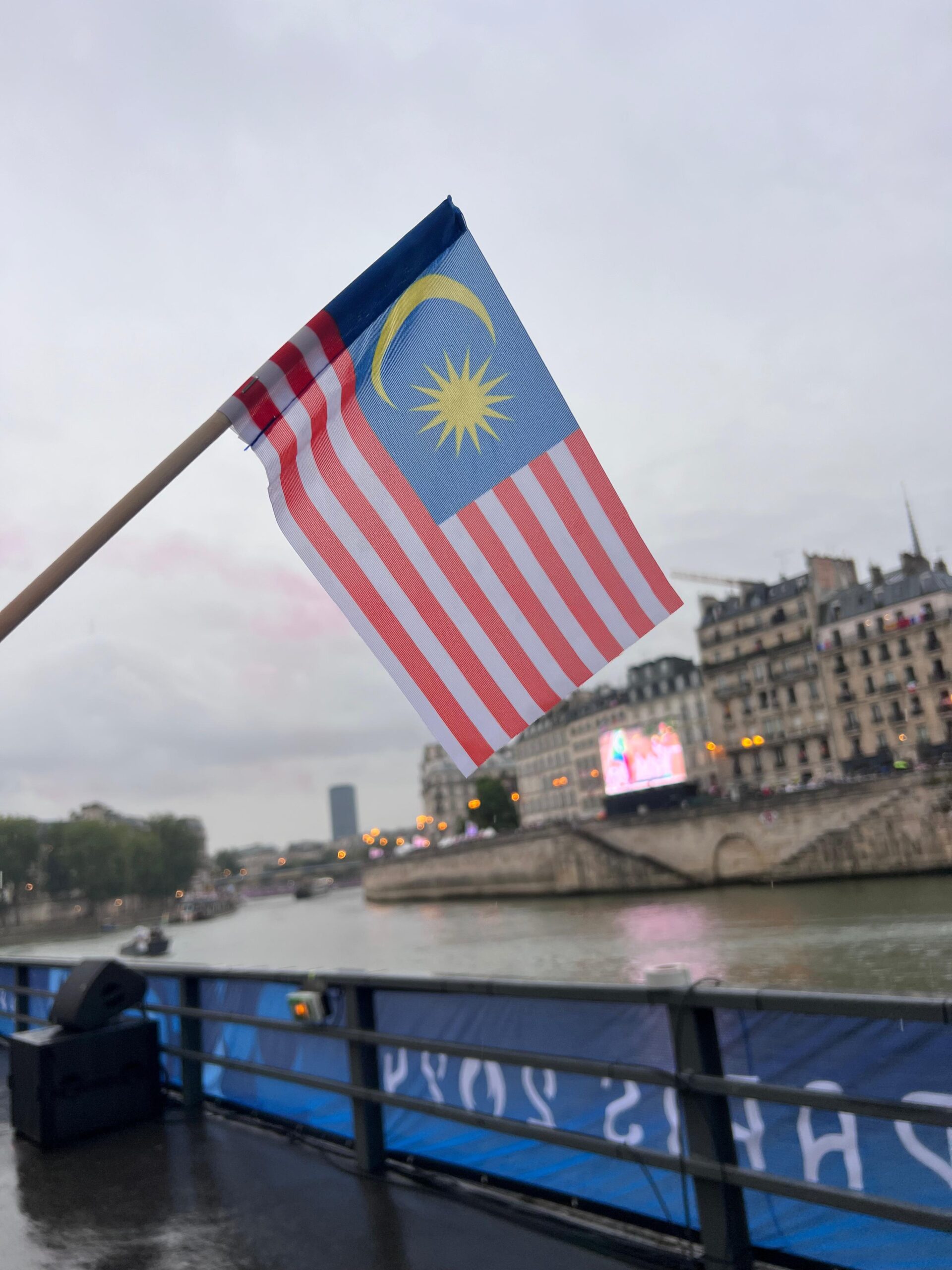 'm'sia boleh! ' - m’sian woman shares first-hand experience at paris olympics opening ceremony  | weirdkaya