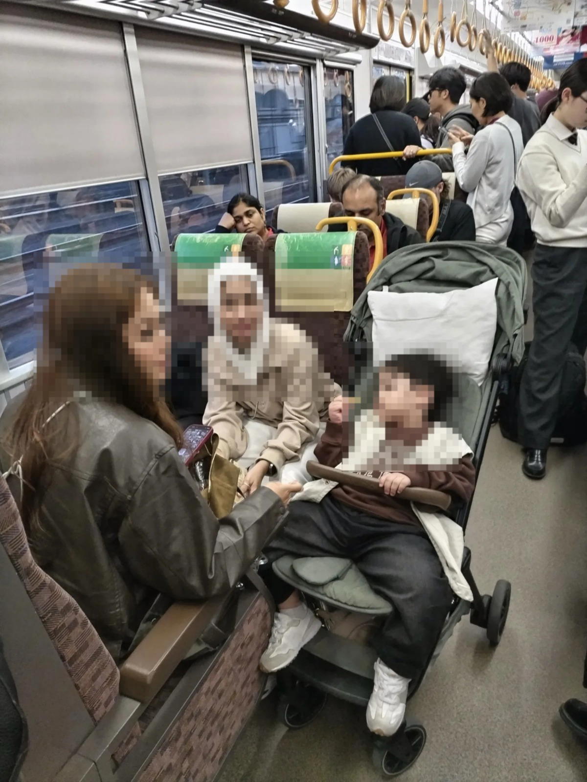 Japanese Netizens Slam Tourists for Crowding Trains & Blocking Aisles With Strollers