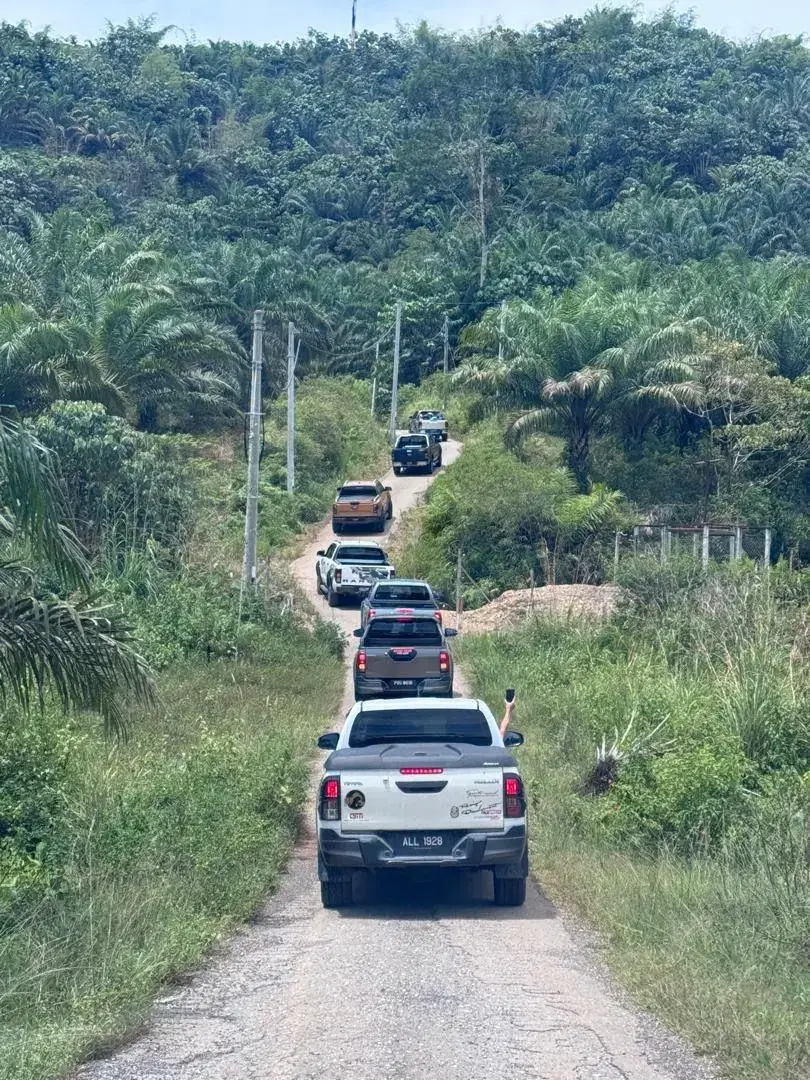 JCI Kota Bharu driving Supplies To Orang Asli In Gua Musang