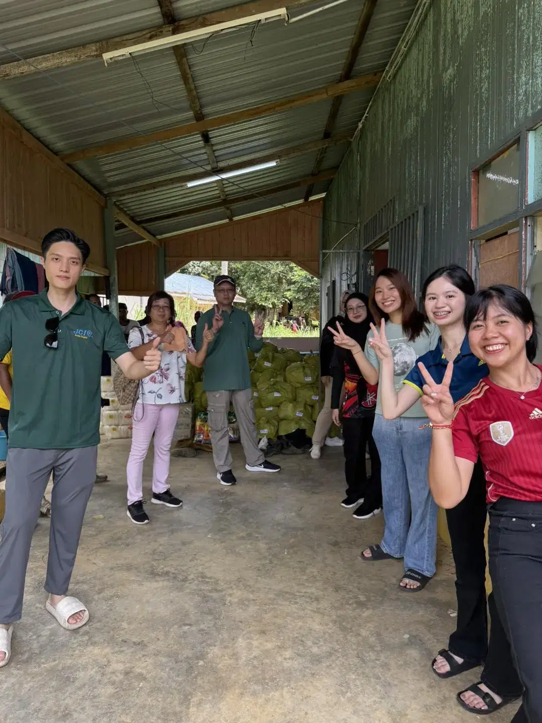 JCI Kota Bharu gives 2000 orang asli 2