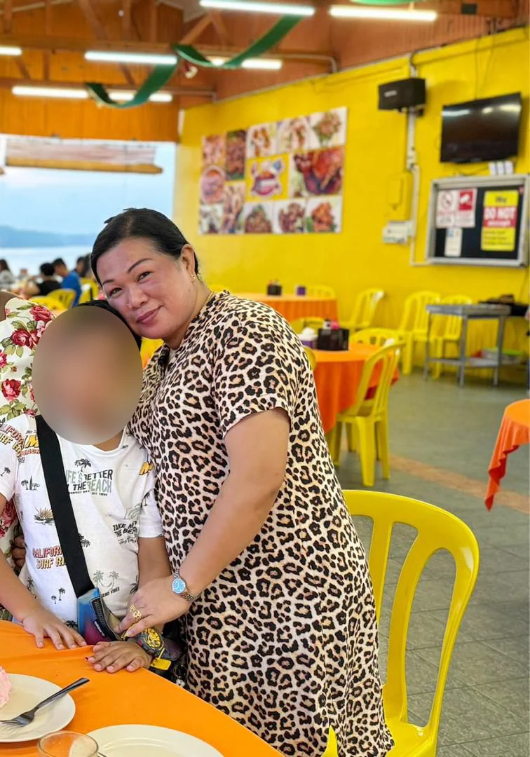 Juananey Samlin and her son