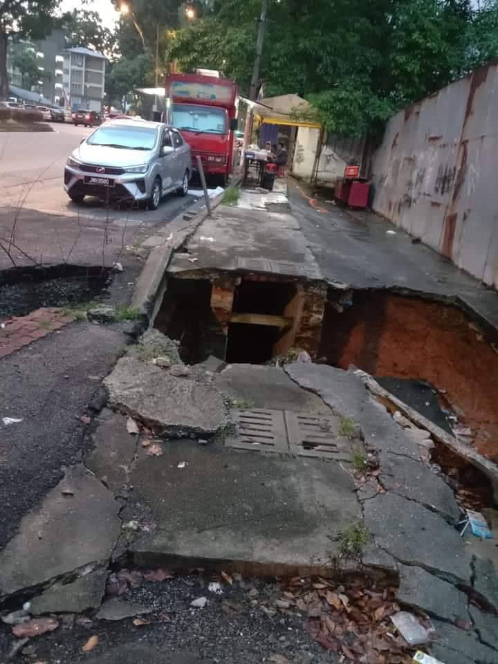 No, our sewer pipes didn't cause sinkhole at kampung kerinchi, indah water clarifies | weirdkaya