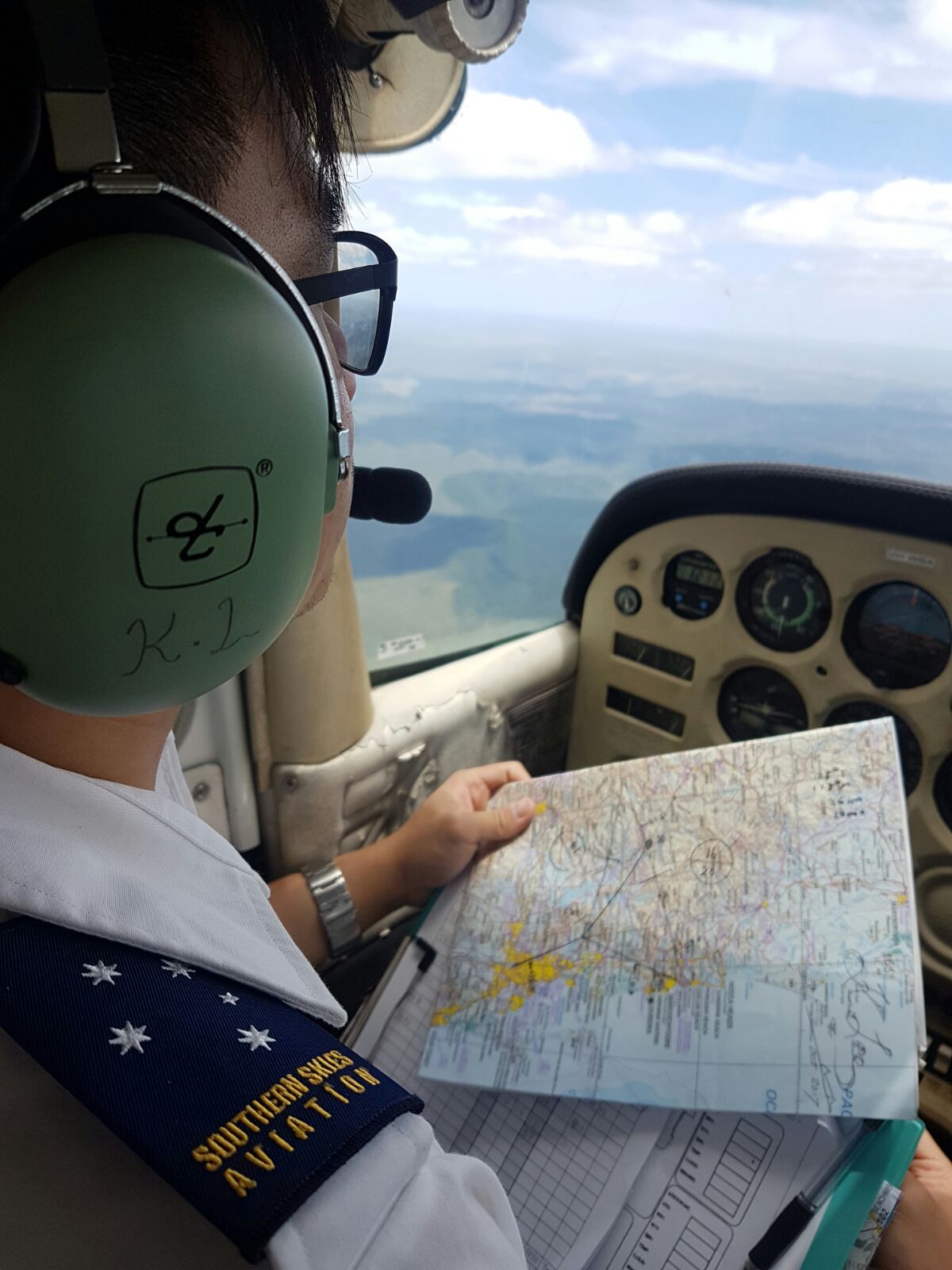 I'm a m'sian who spent nearly rm600k in funding myself to become a pilot. Here's my story | weirdkaya