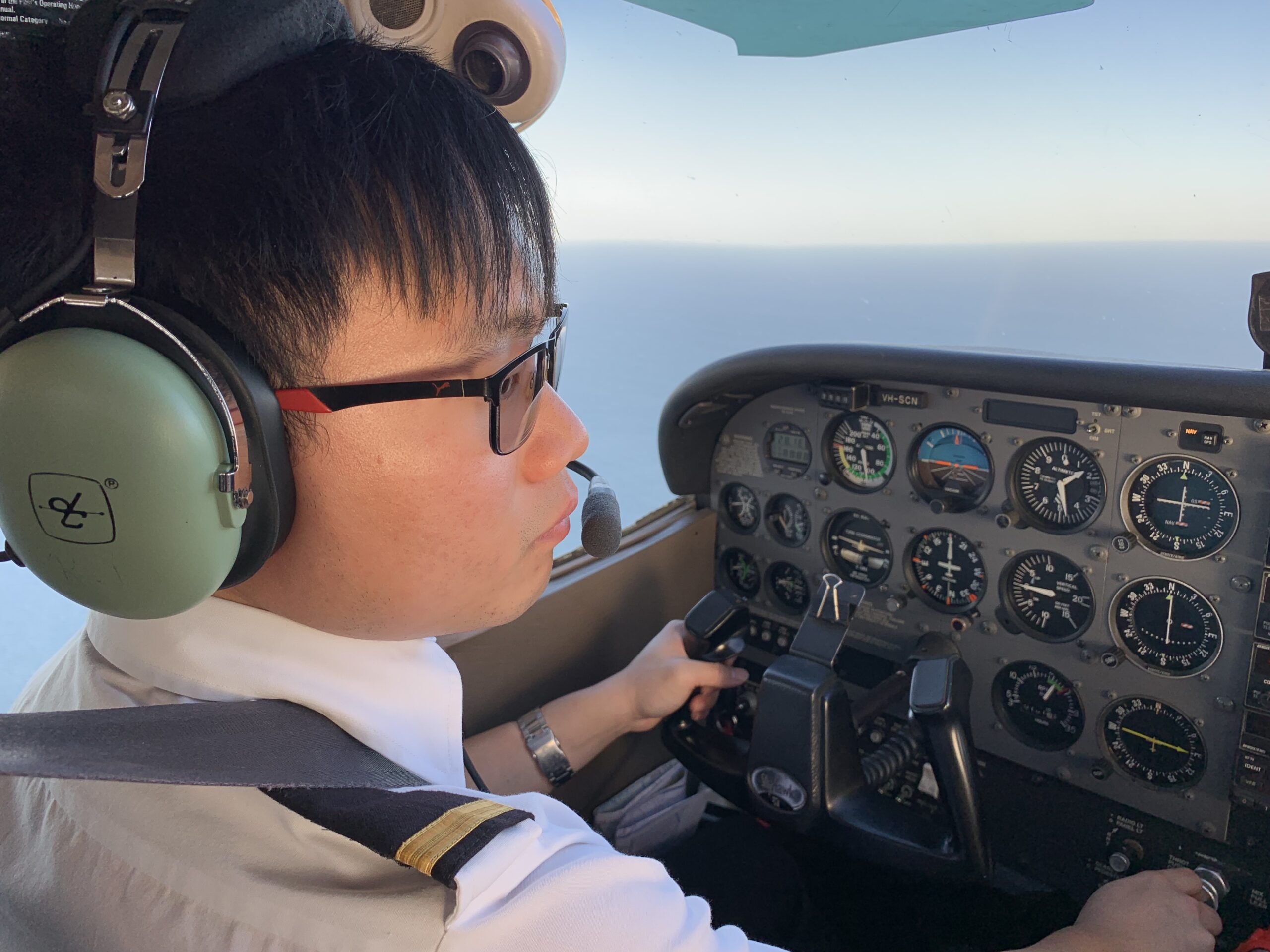 I'm a m'sian who spent nearly rm600k in funding myself to become a pilot. Here's my story | weirdkaya