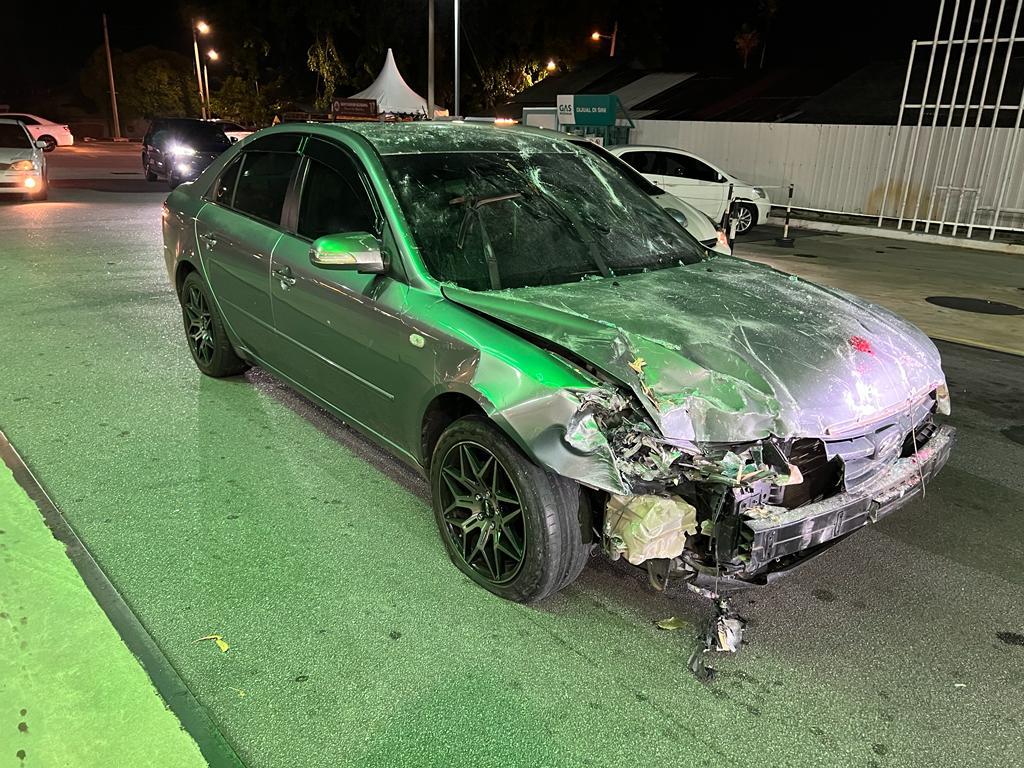 69yo m'sian man crashes into convenience store after stepping on the gas pedal by mistake 