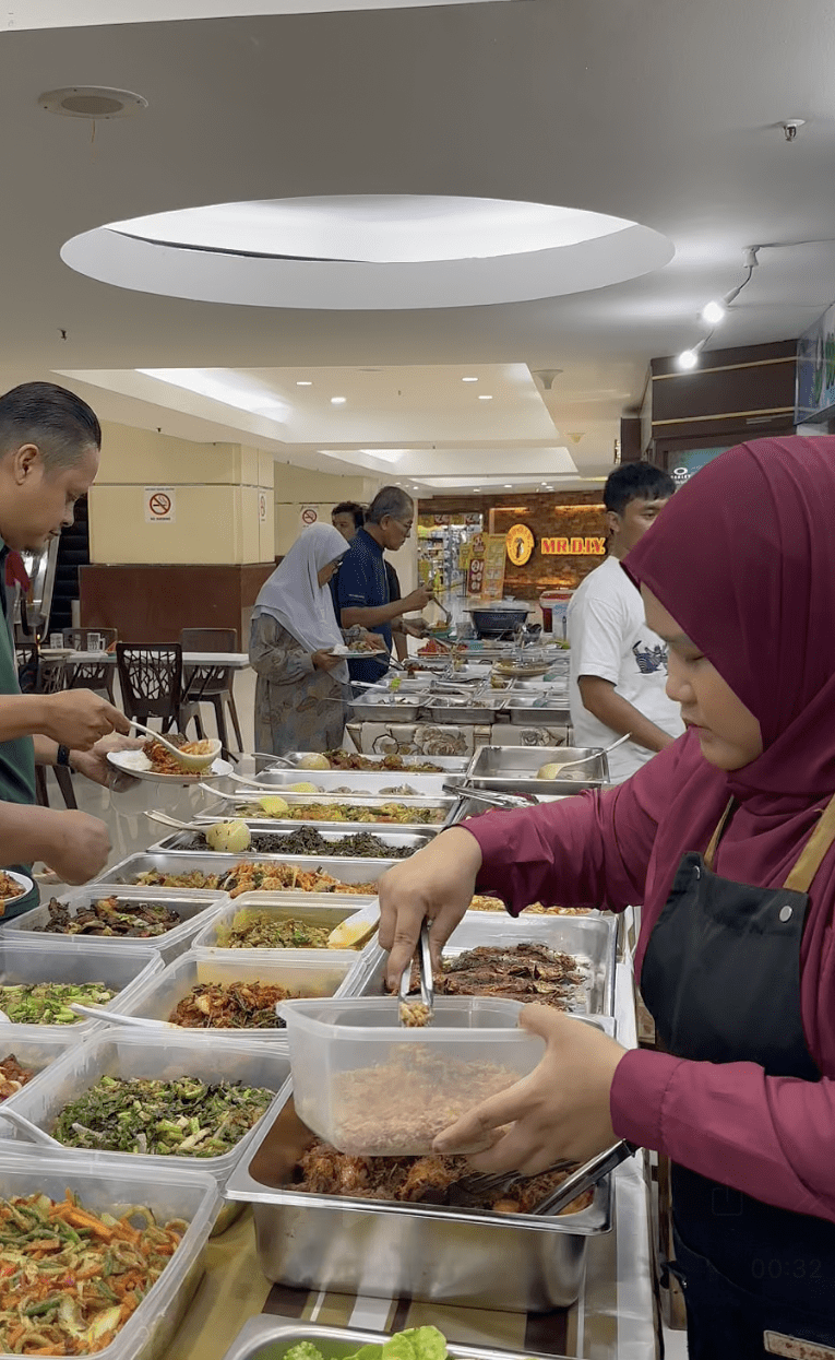 Kind mak cik amcorp mall2