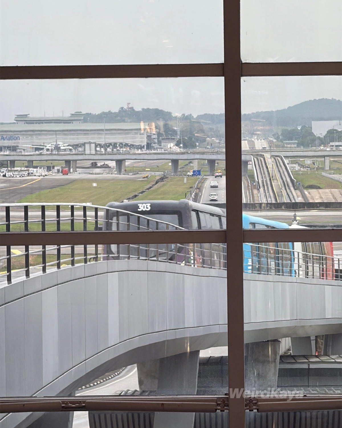 KLIA Aerotrain from the outside