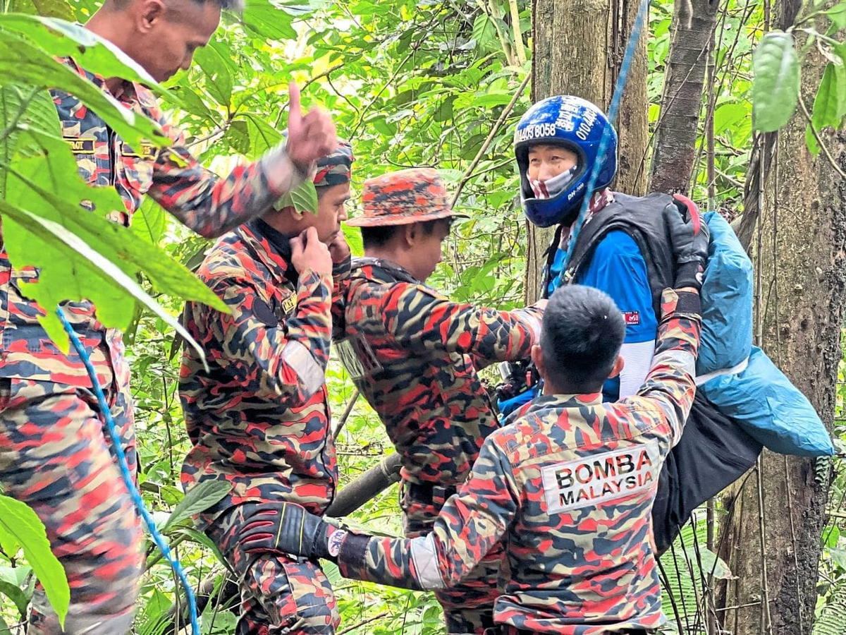 Korean man cha woo-sung saved by firefighters in sabah