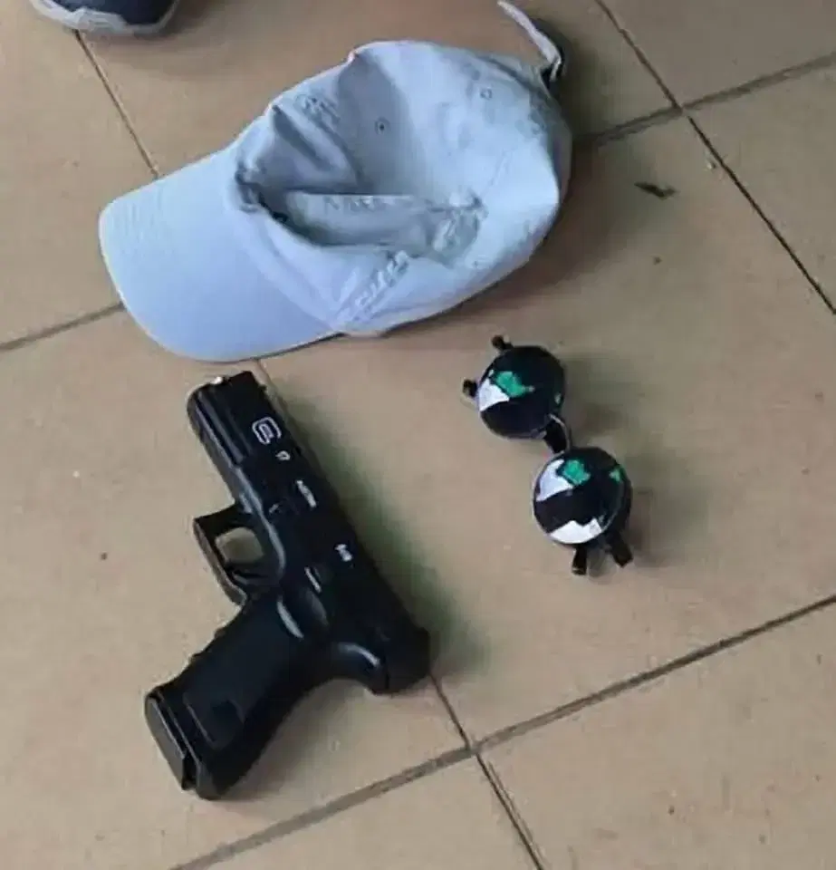 kuching fake gun 2