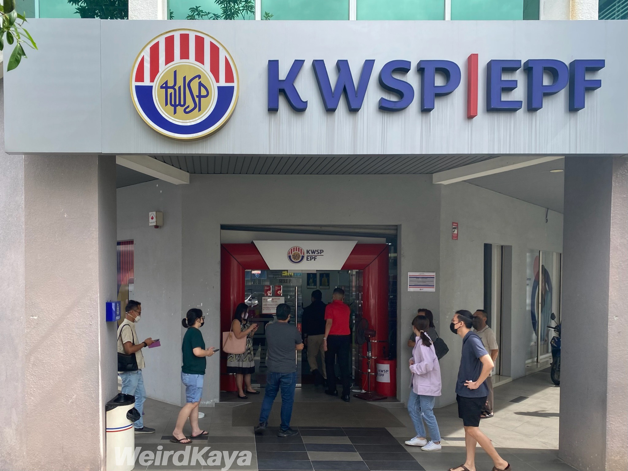M'sians can soon withdraw epf funds anytime with account 3 | weirdkaya