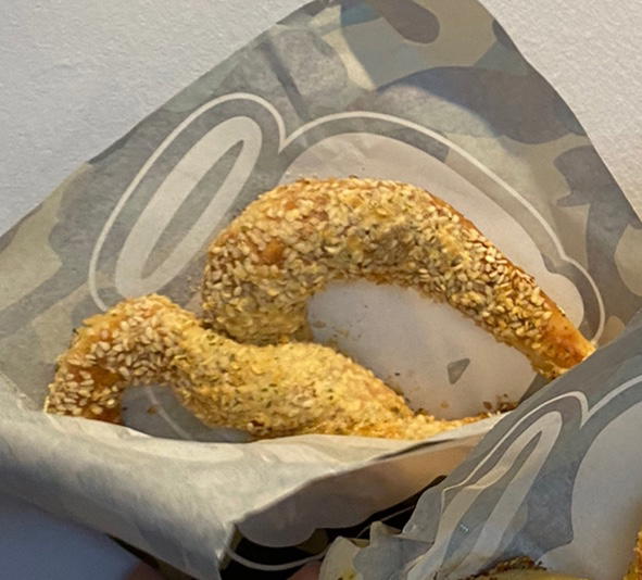 We tasted and ranked auntie anne's new camouflage pretzels where it has 3 flavours all rolled into one! | weirdkaya