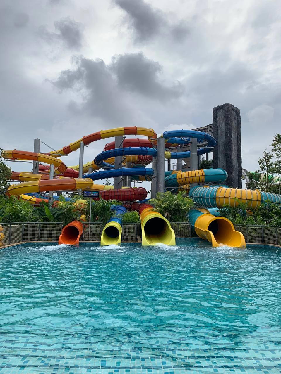 5 must-try rides and attractions at gamuda cove's splashmania waterpark