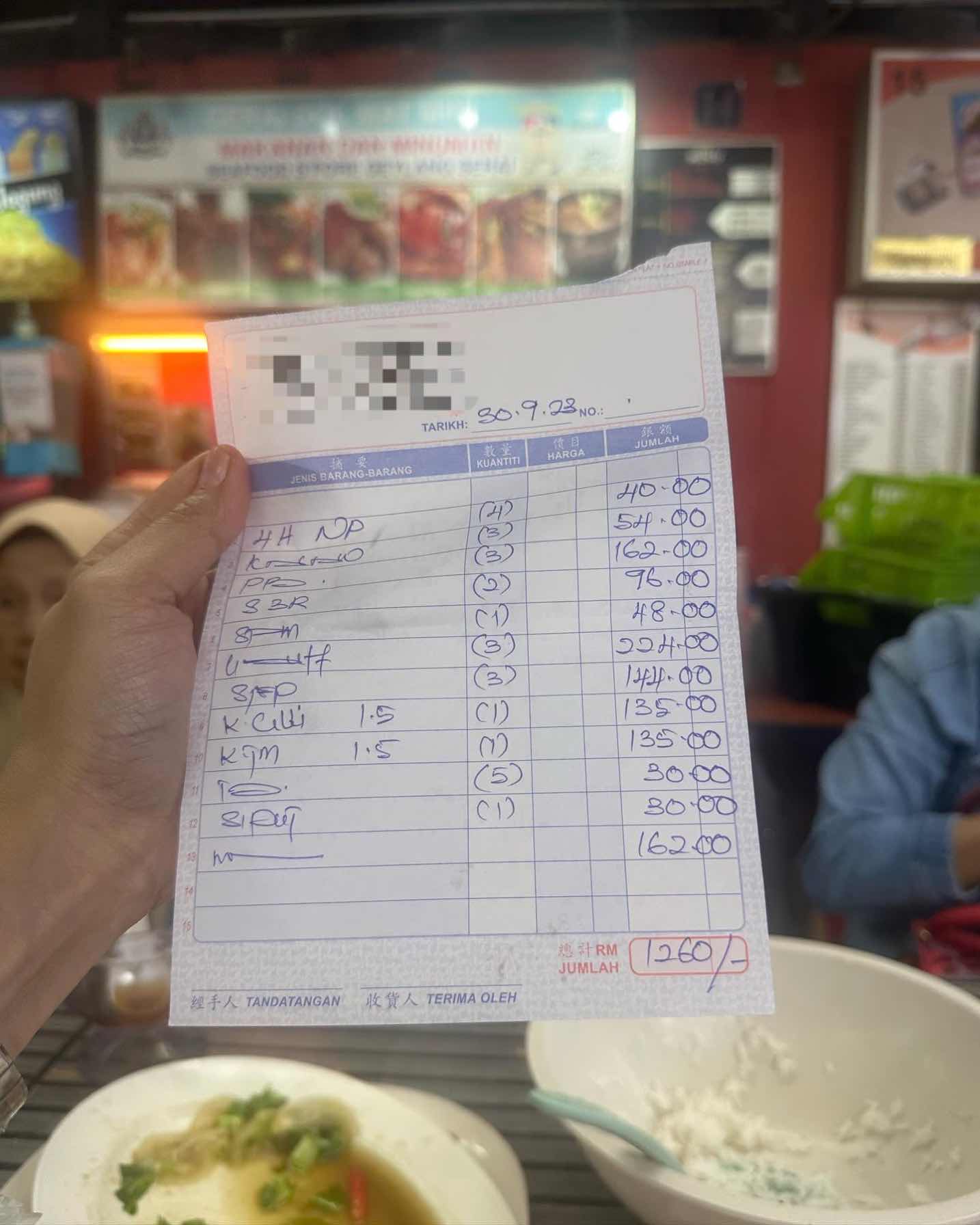 M'sian family shocked over being billed rm1,260 at jb food court | weirdkaya