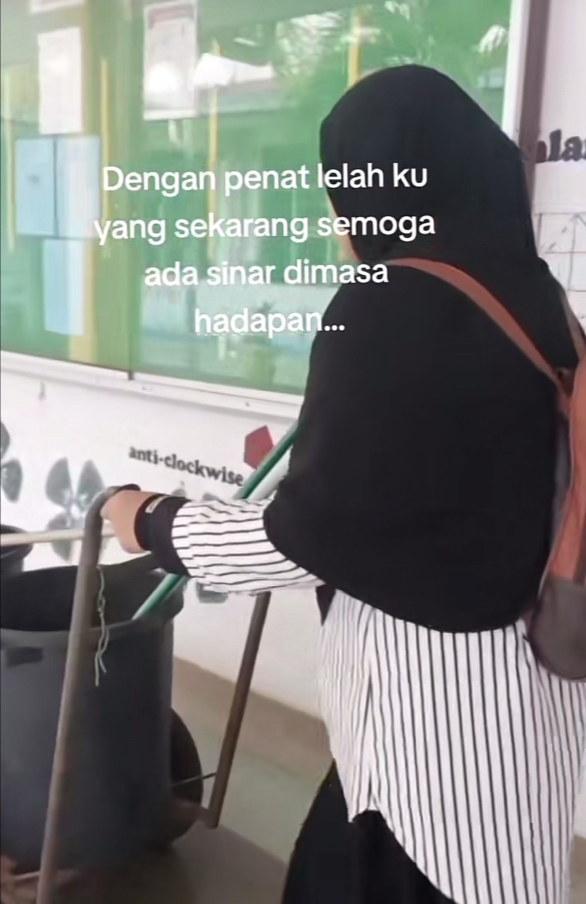 M’sian teen who works as cleaner says she’s sad to see her peers get their spm results while she can’t | weirdkaya